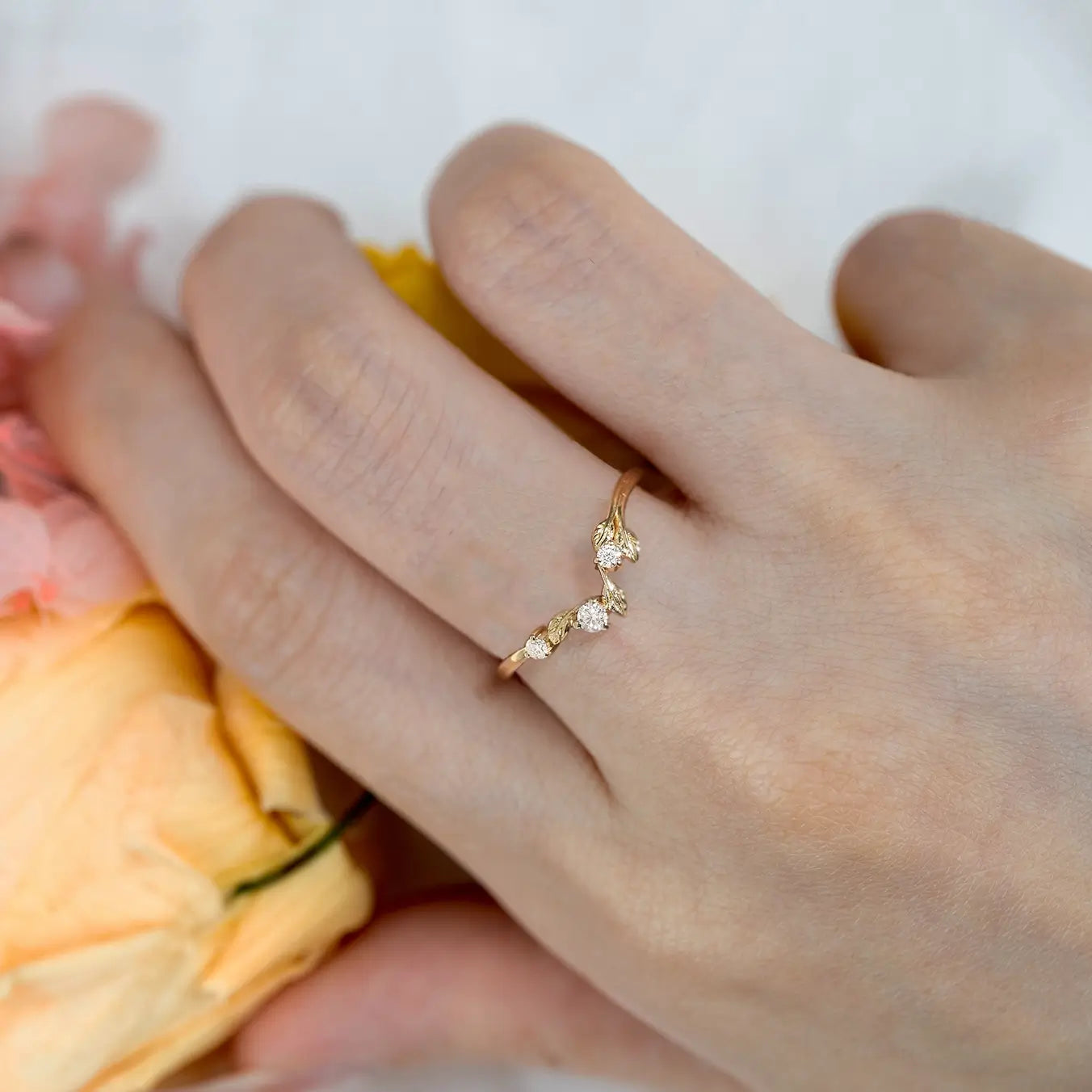 Vespera Moissanite Leaf Stacking Band – Nature-Inspired Wedding Band