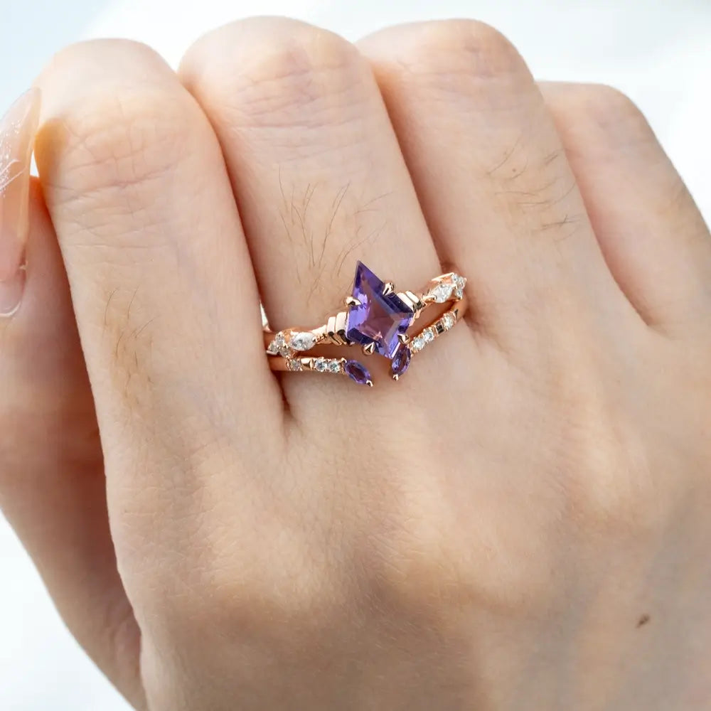 Kite Amethyst Ring Set – Noble and Luxurious Engagement Rings February Birthstone ring