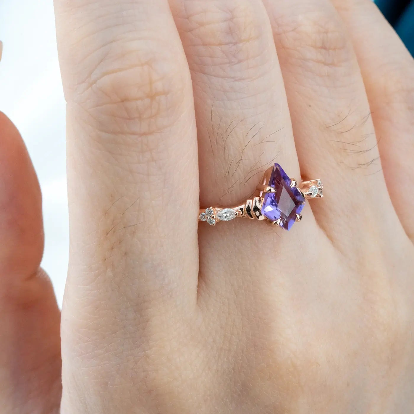 Modern Art Kite Amethyst Promise Rings – February Birthstone ring anniversary gift for women