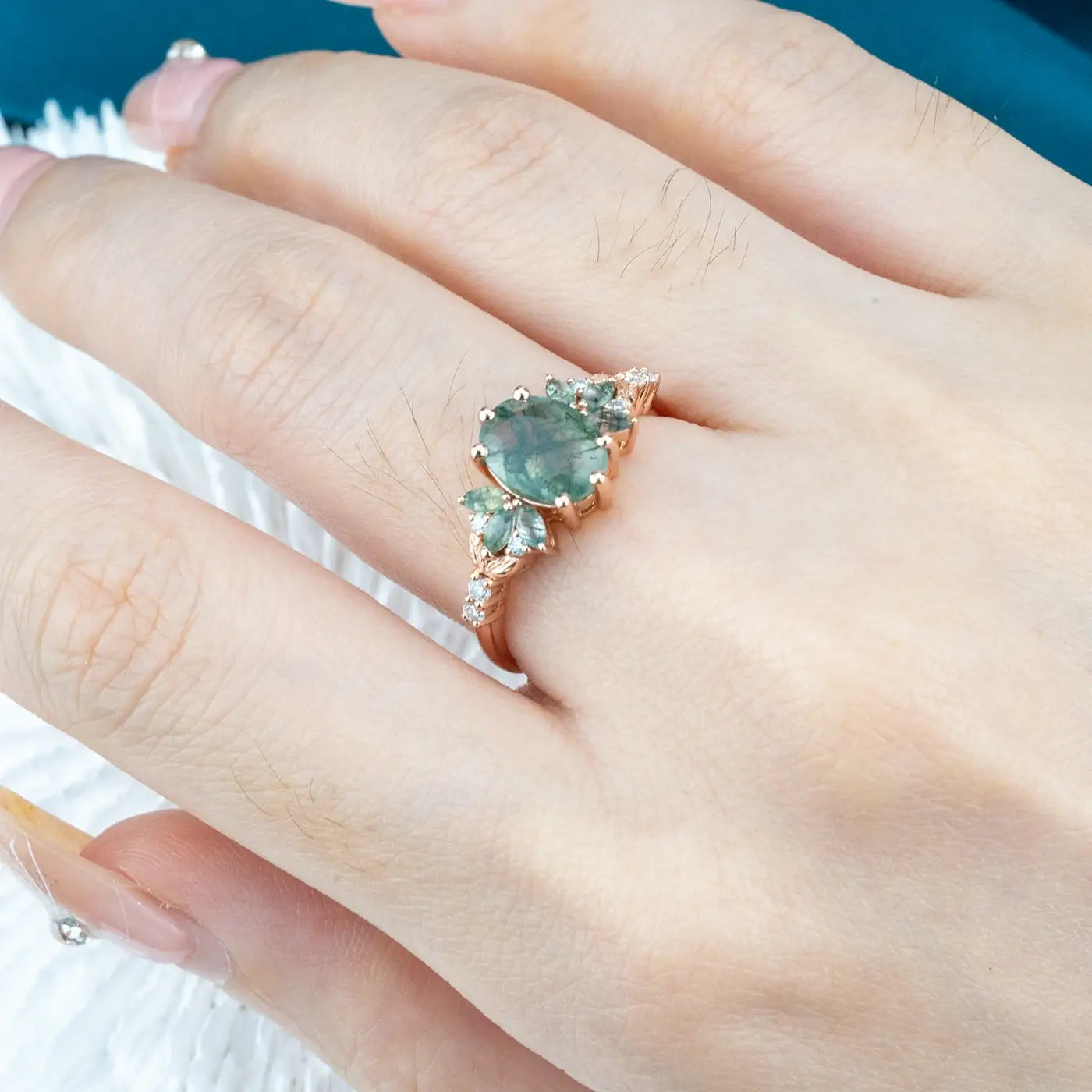 Anillo de Compromiso de Hoja de Ágata Musgo – Anillos de Clúster Elegantes