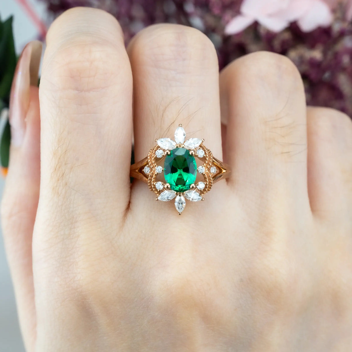 Bague de fiançailles en émeraude ovale de laboratoire - Bague de naissance céleste de mai