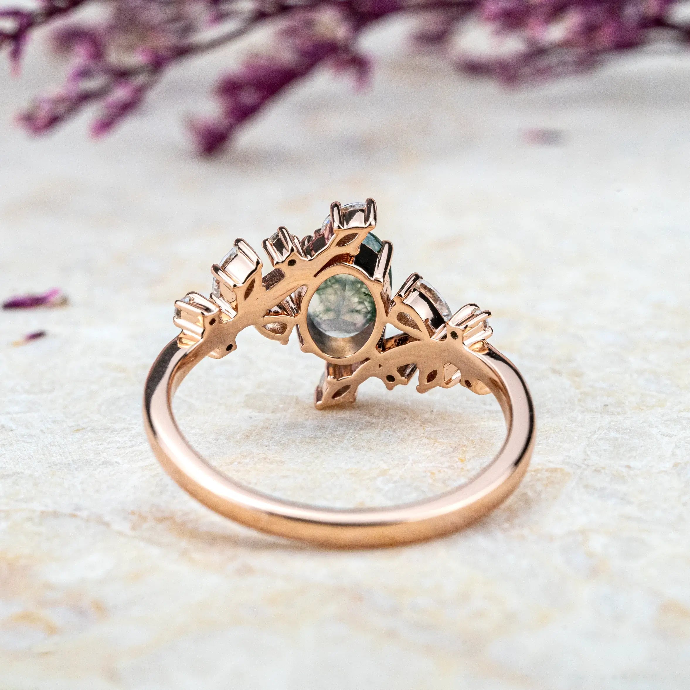 Anillo de Ágata Musgo Corte Ovalado para Damas Diseño Inspirado en la Naturaleza Anillos Flora