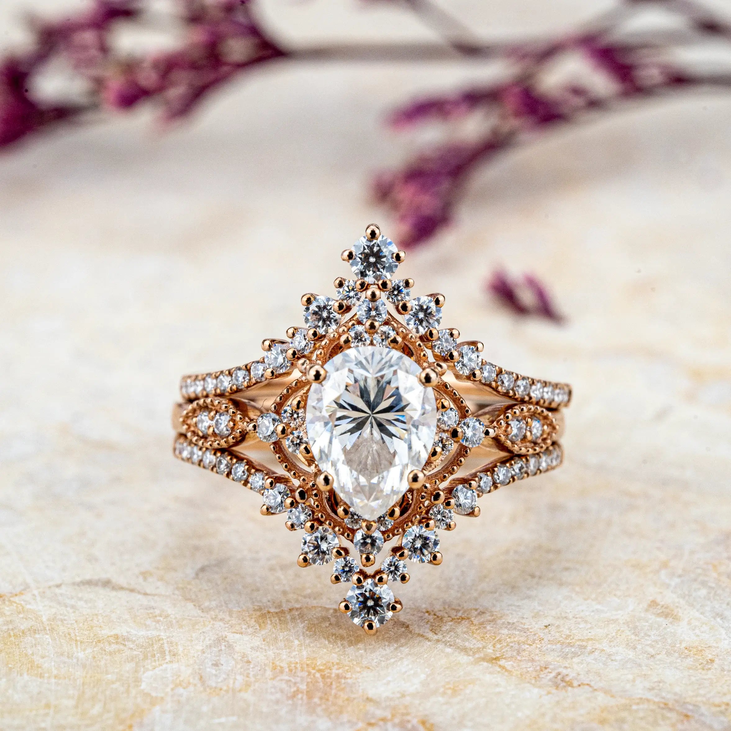 Luxurious 3-Piece Pear-Cut Moissanite Engagement Ring Set – European Vintage Elegance