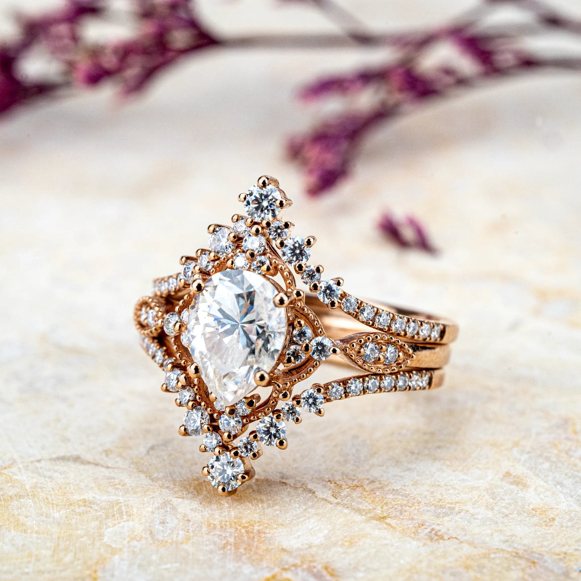 Luxurious 3-Piece Pear-Cut Moissanite Engagement Ring Set – European Vintage Elegance