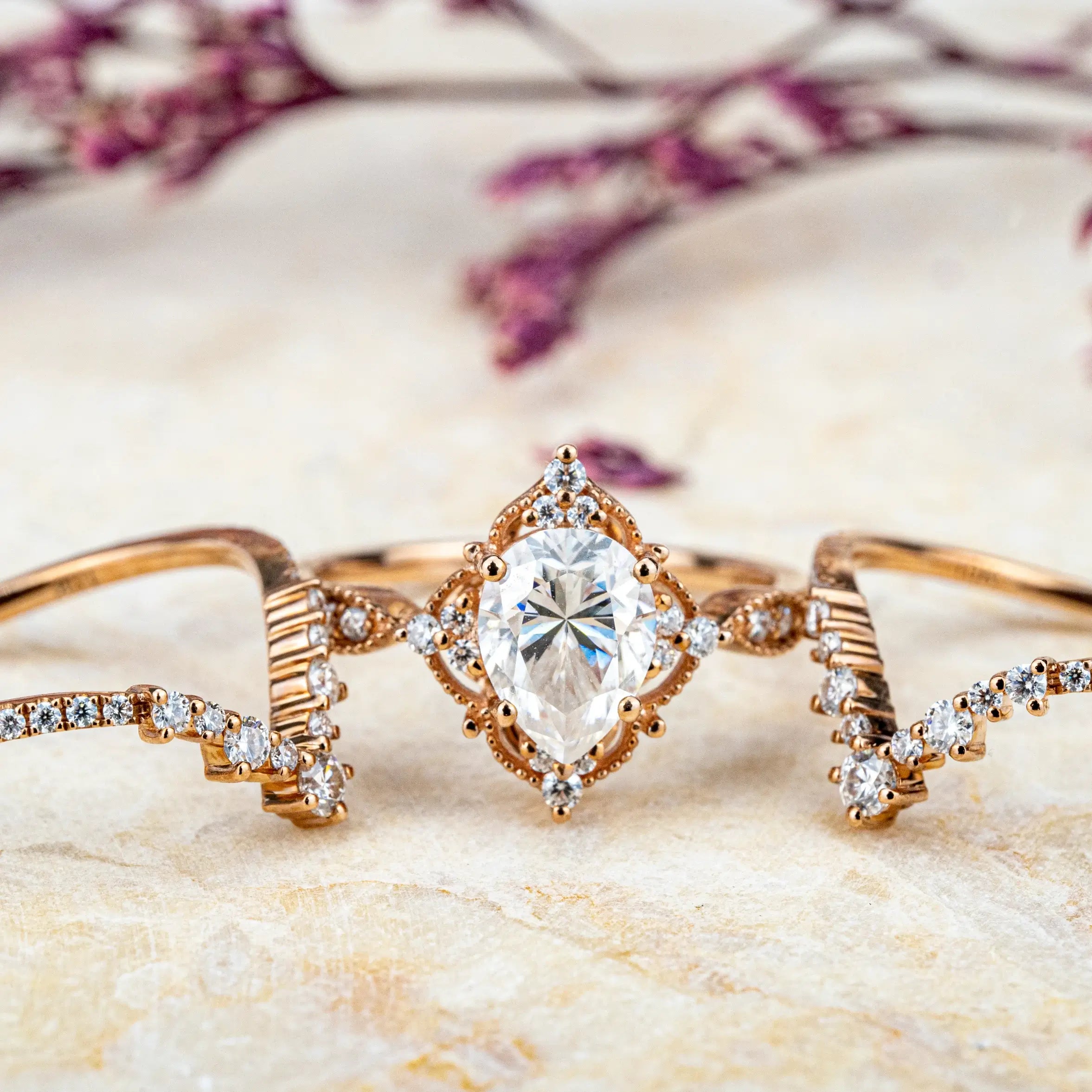 Luxurious 3-Piece Pear-Cut Moissanite Engagement Ring Set – European Vintage Elegance