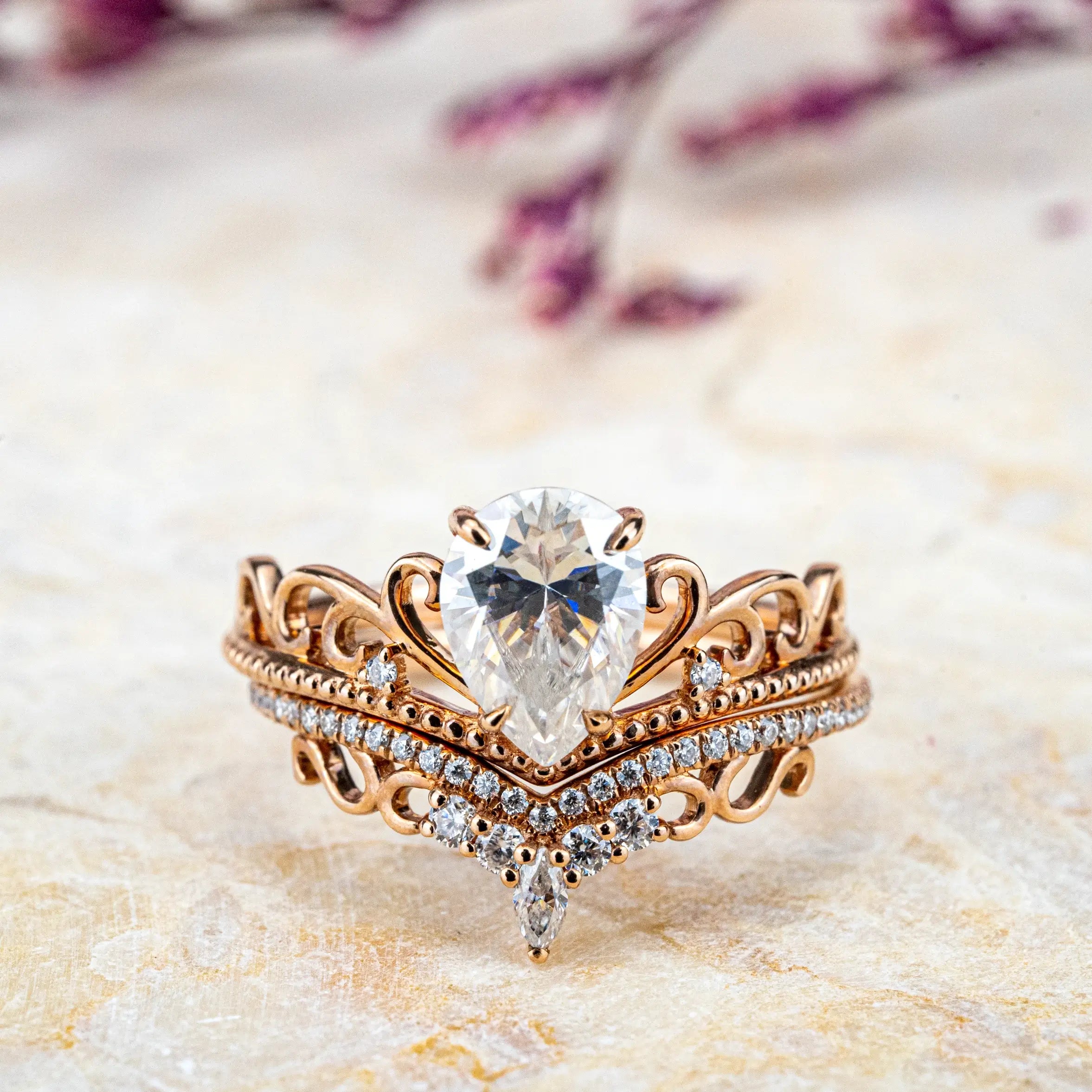 Anillos de Promesa Vineheart – Conjunto de Anillos de Moissanita en Corte Pera de 14K