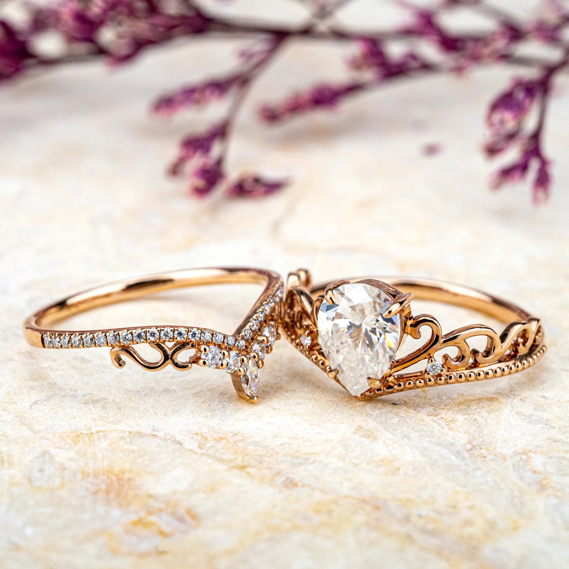 Anillos de Promesa Vineheart – Conjunto de Anillos de Moissanita en Corte Pera de 14K