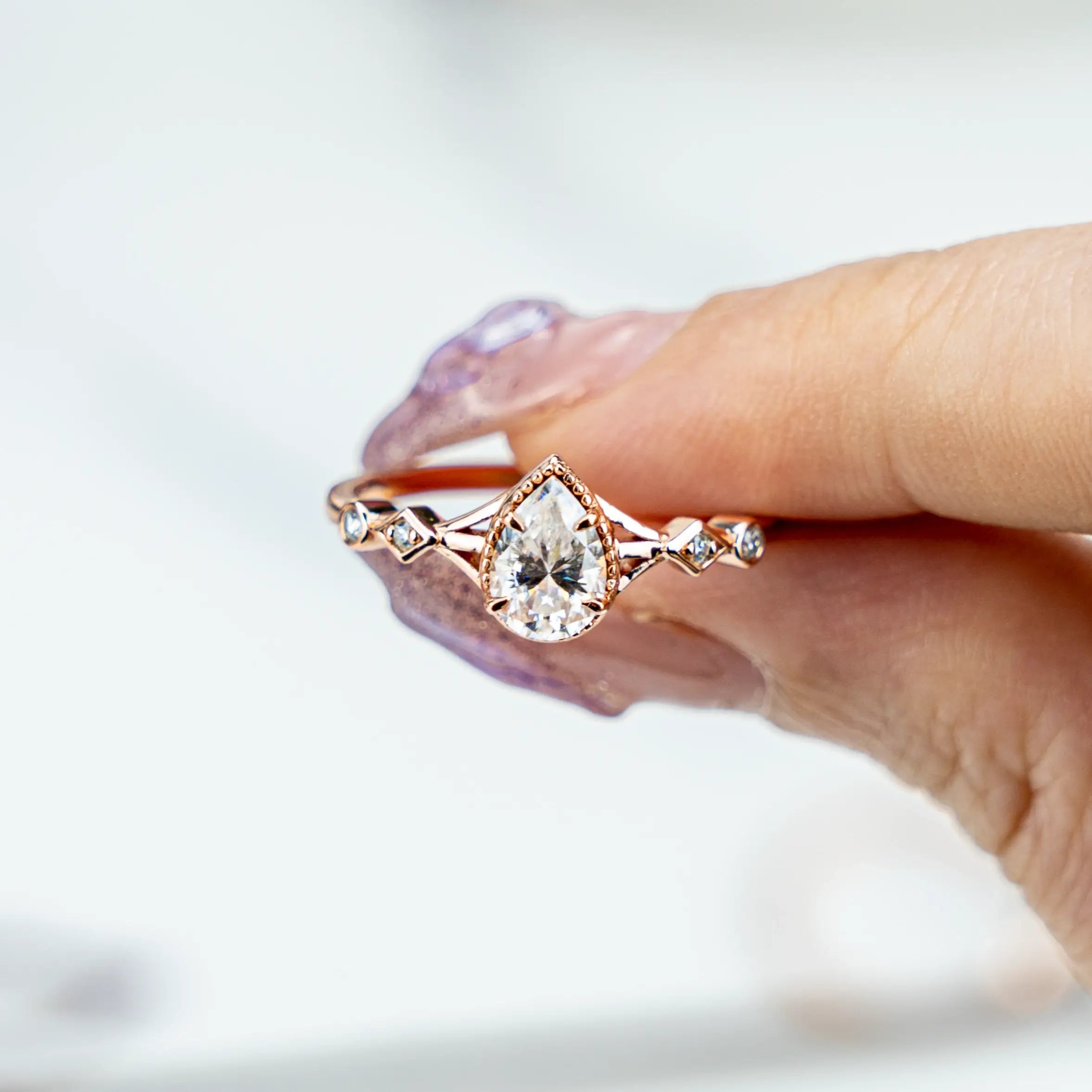 Custom Minimalist Pear-Cut Moissanite Engagement Rings For ladies gift