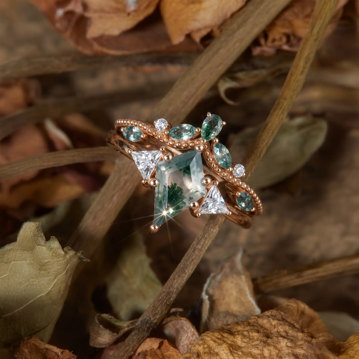 A High-End Custom 14K Rose Gold Engagement Ring Set featuring a Kite-Cut Moss Agate — A Vintage-Style Three-Stone Ring