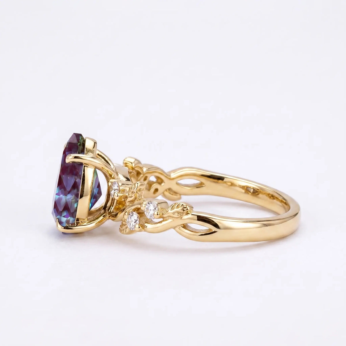 Alexandrite Engagement Rings – Nature-Inspired Gold Leaf band