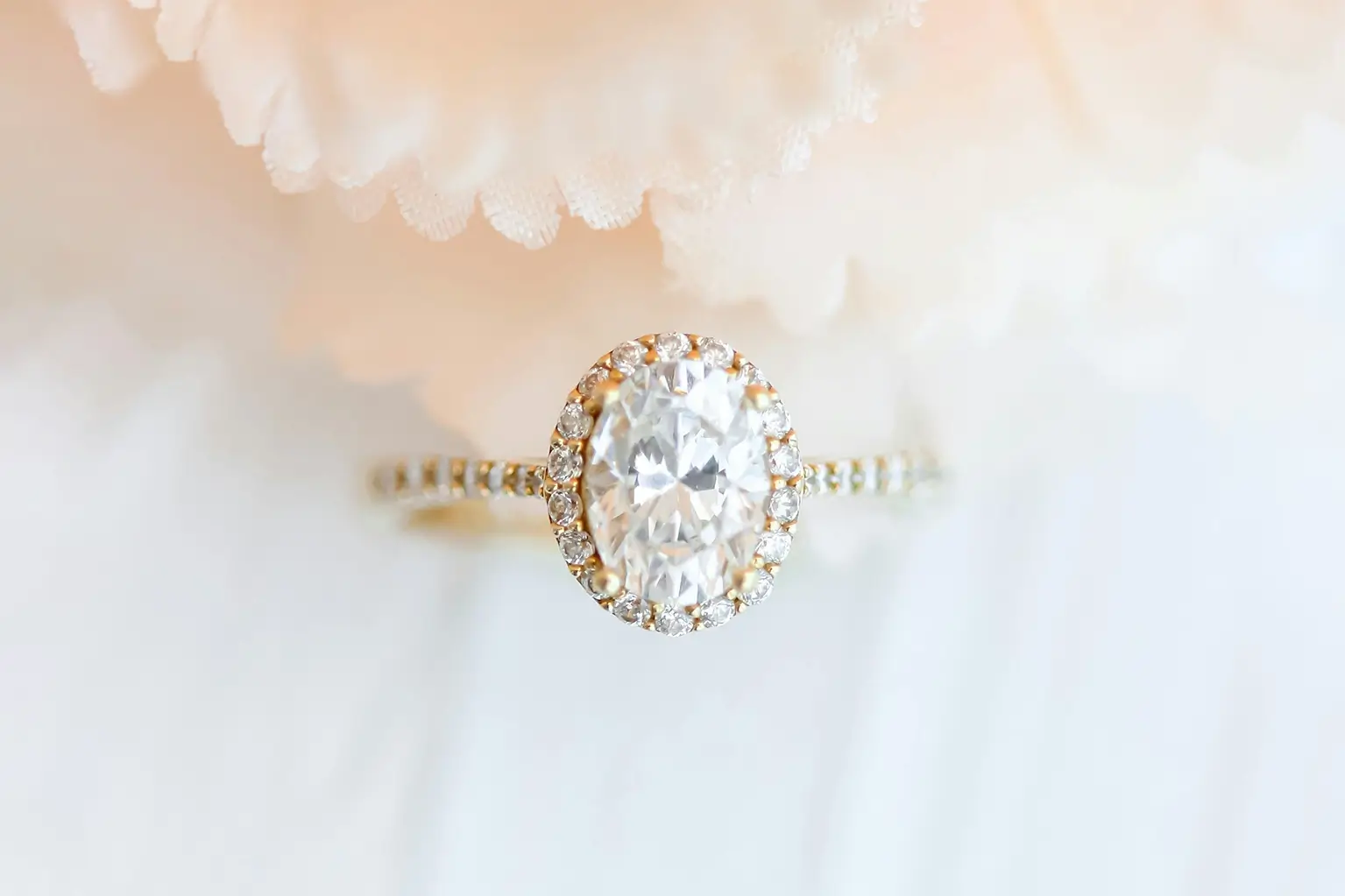 custom 18k halo ring with oval cut lab diamond rings for women anniversary promise gift