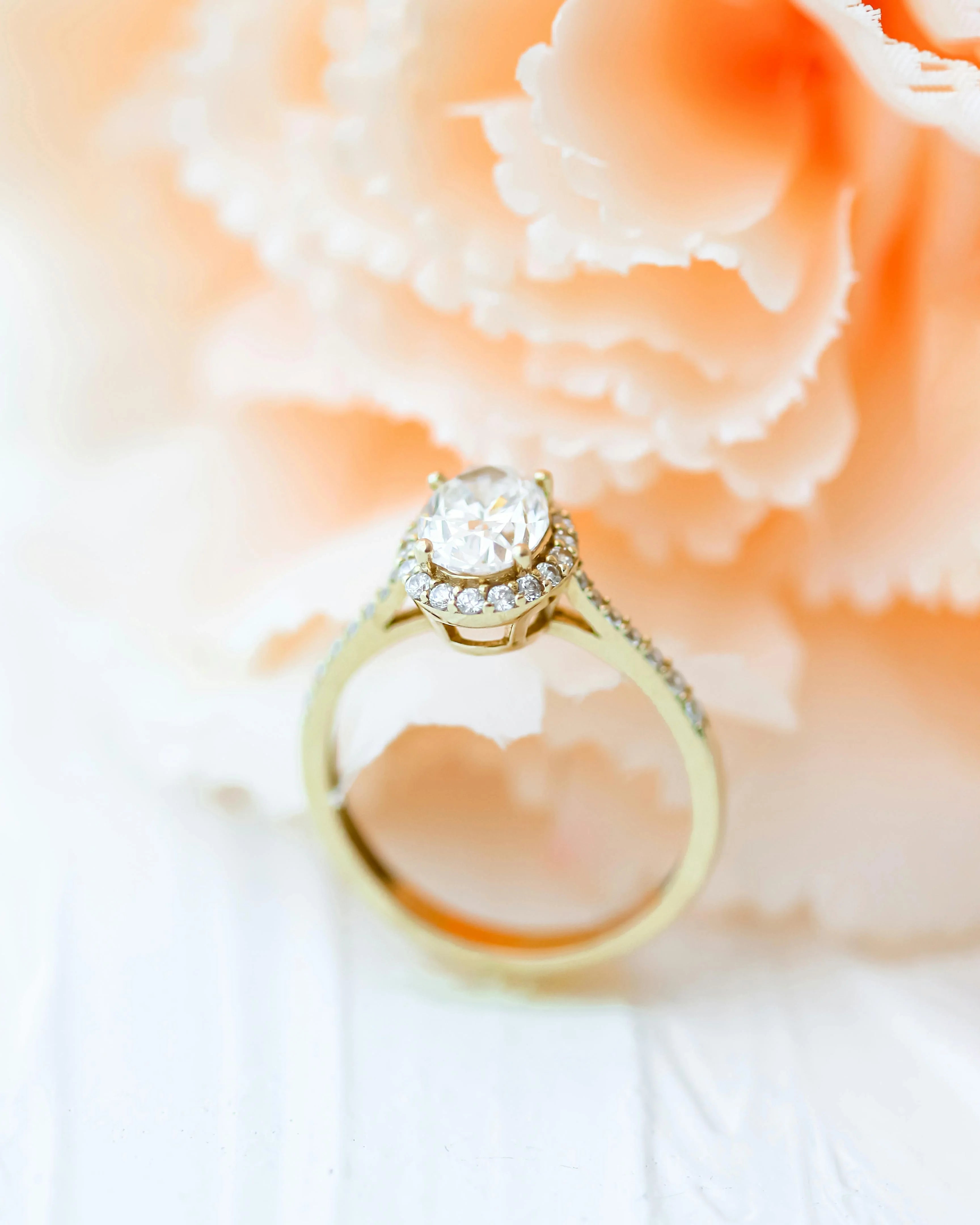 Crafting Custom Engagement Rings: A Journey of Love and Personal Expression