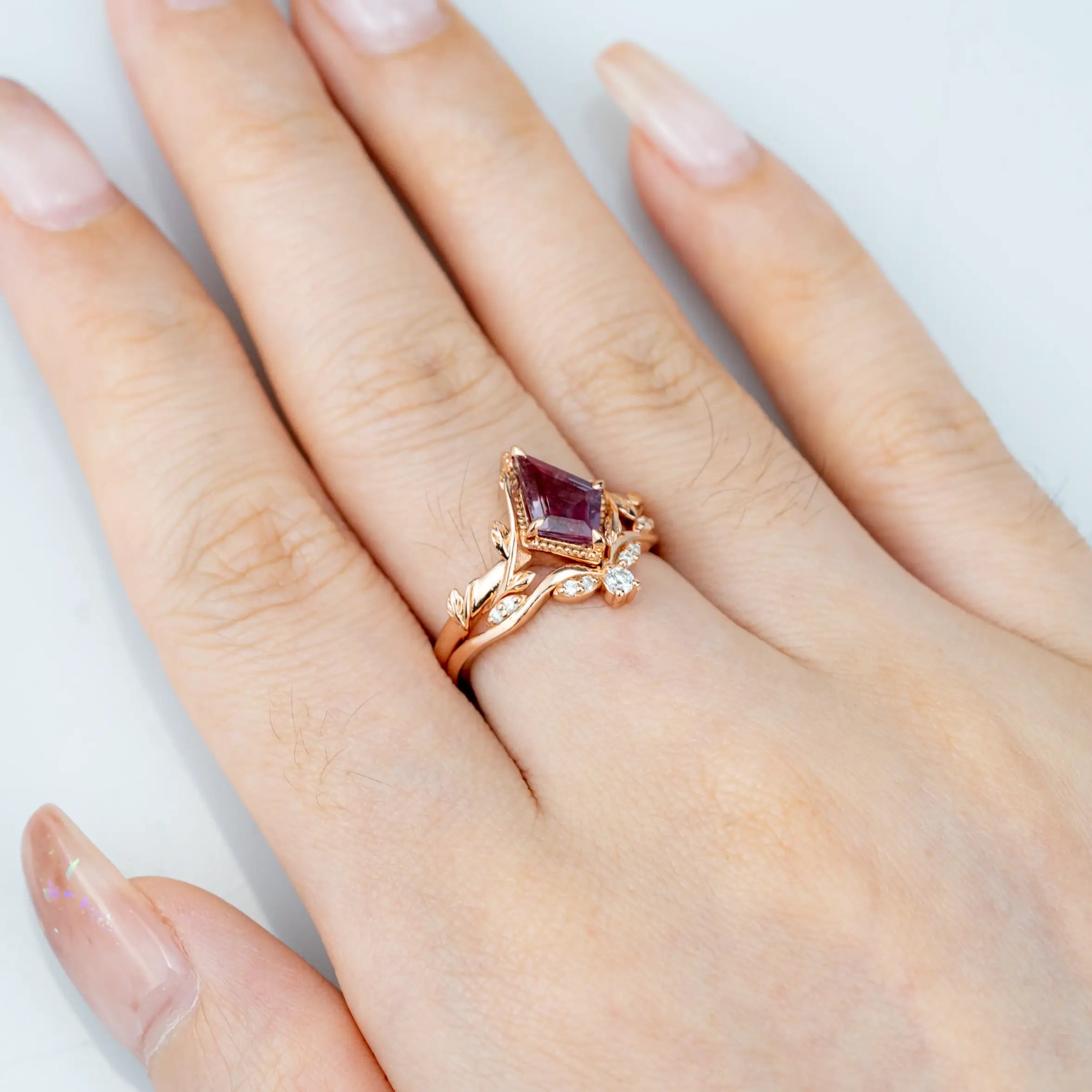 Alexandrite Bridal Set | Nature-Inspired Leaf Engagement Ring Kite Cut Gem Anniversary ring