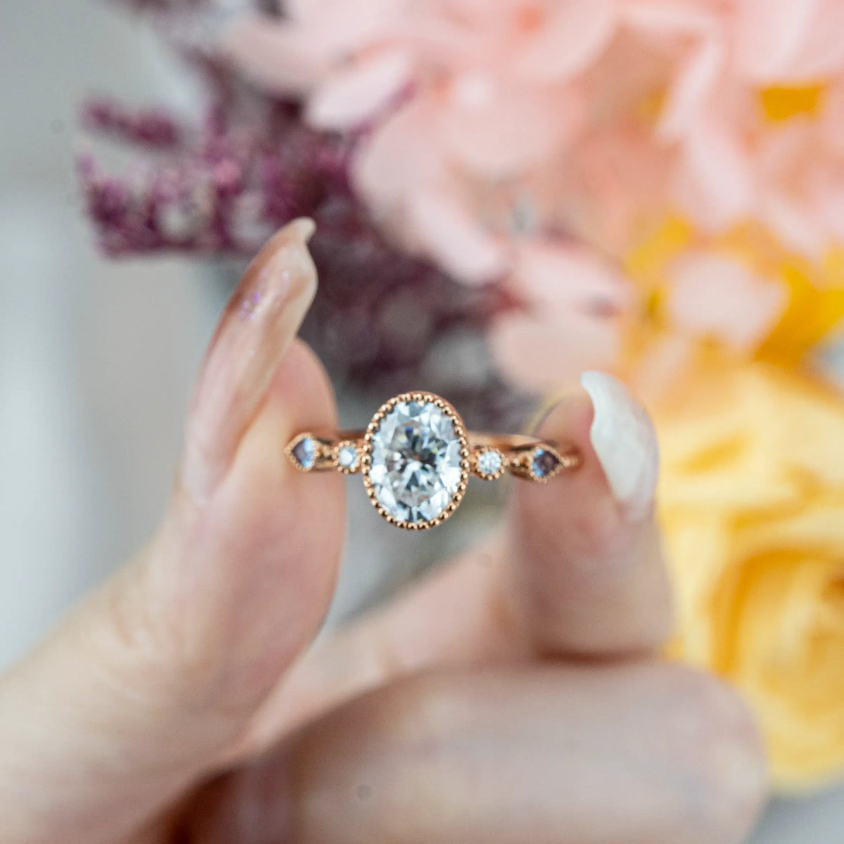 Bague Luna – Bagues de fiançailles vintage en moissanite | Bague cinq pierres sertie clos