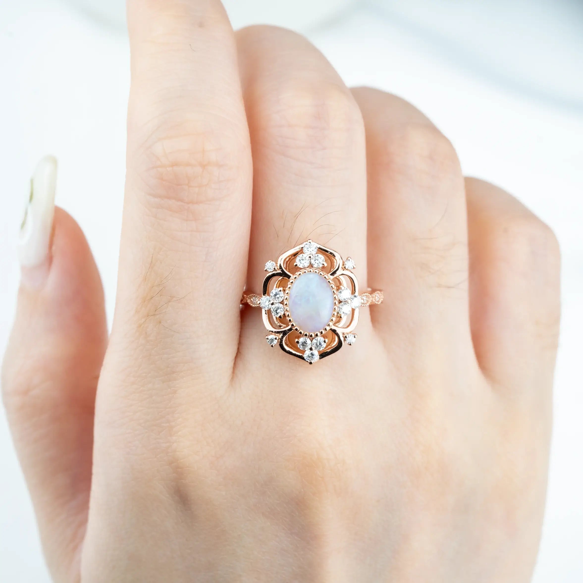 Luxurious Unique Vintage Rings Opal Engagement Rings Flora Ring Halo Rings for ladie