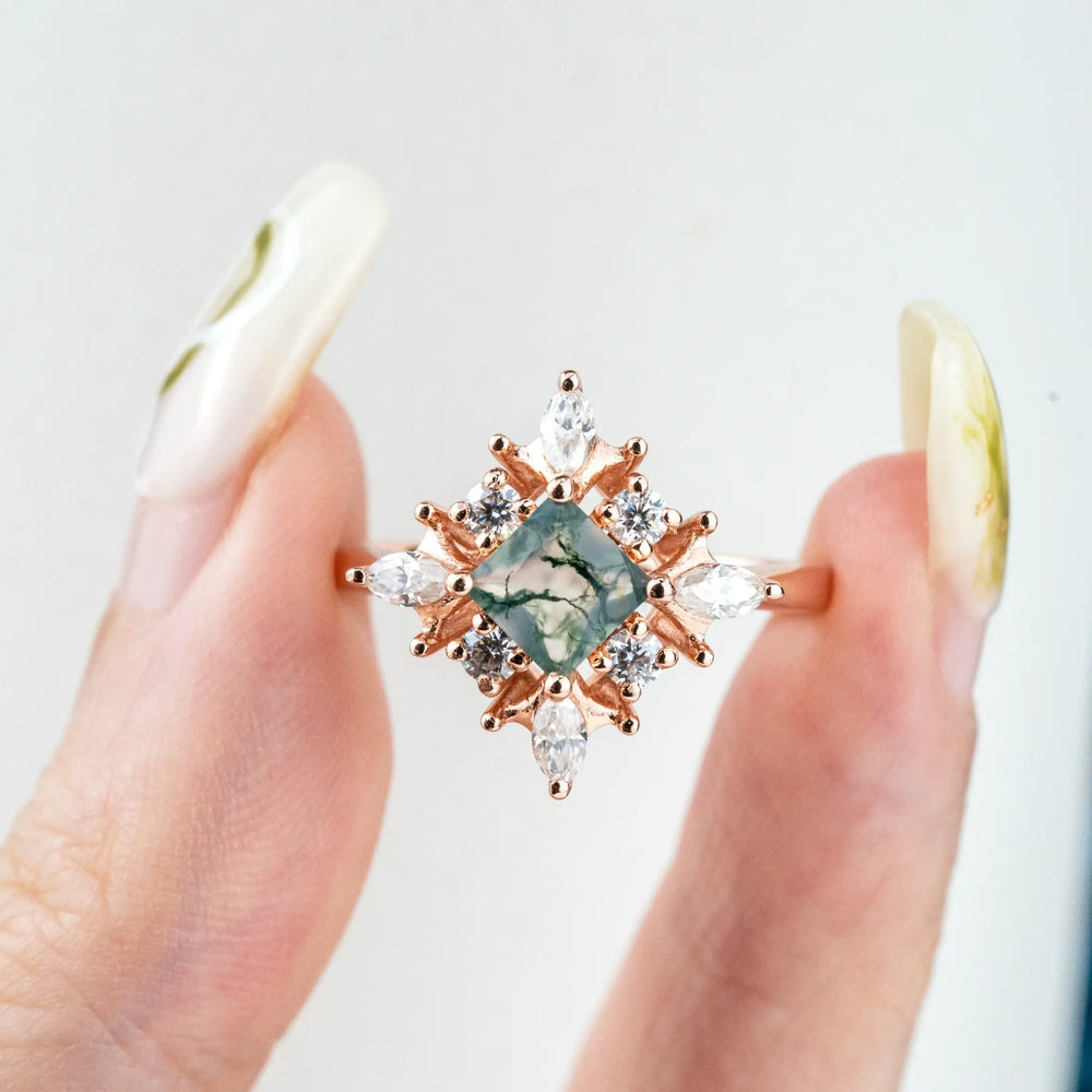 Verlobungsring mit Moosachat, Detailansicht des handgefertigten Designs