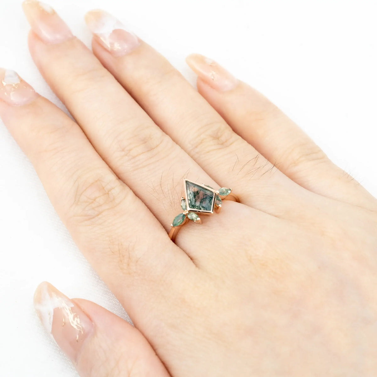 Customized unique luxury Beze Set Kite Cut Moss Agate Rings Natural Inspired Design Flora 18k Rose Gold Ring for ladies