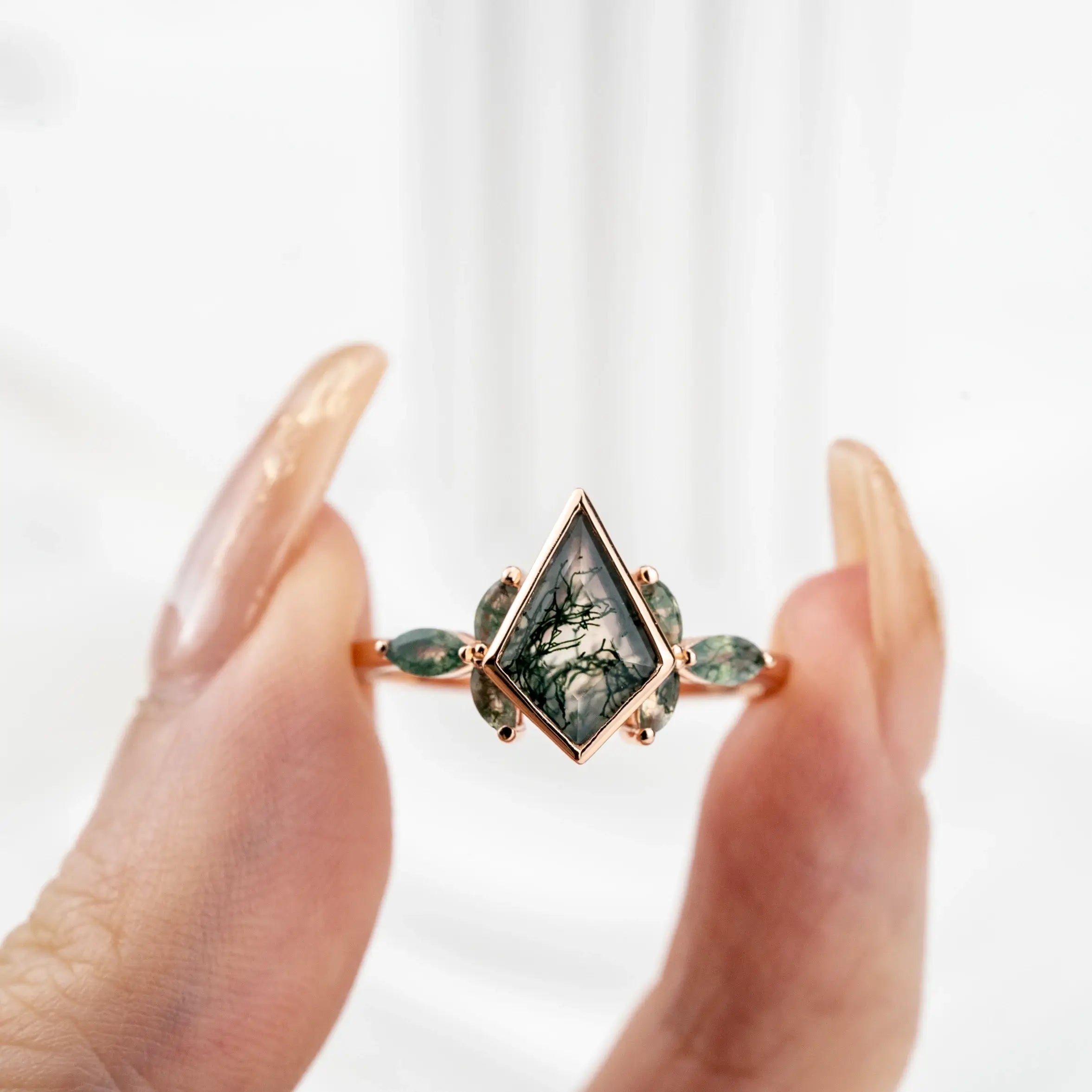 Customized unique luxury Beze Set Kite Cut Moss Agate Rings Natural Inspired Design Flora 18k Rose Gold Ring for ladies