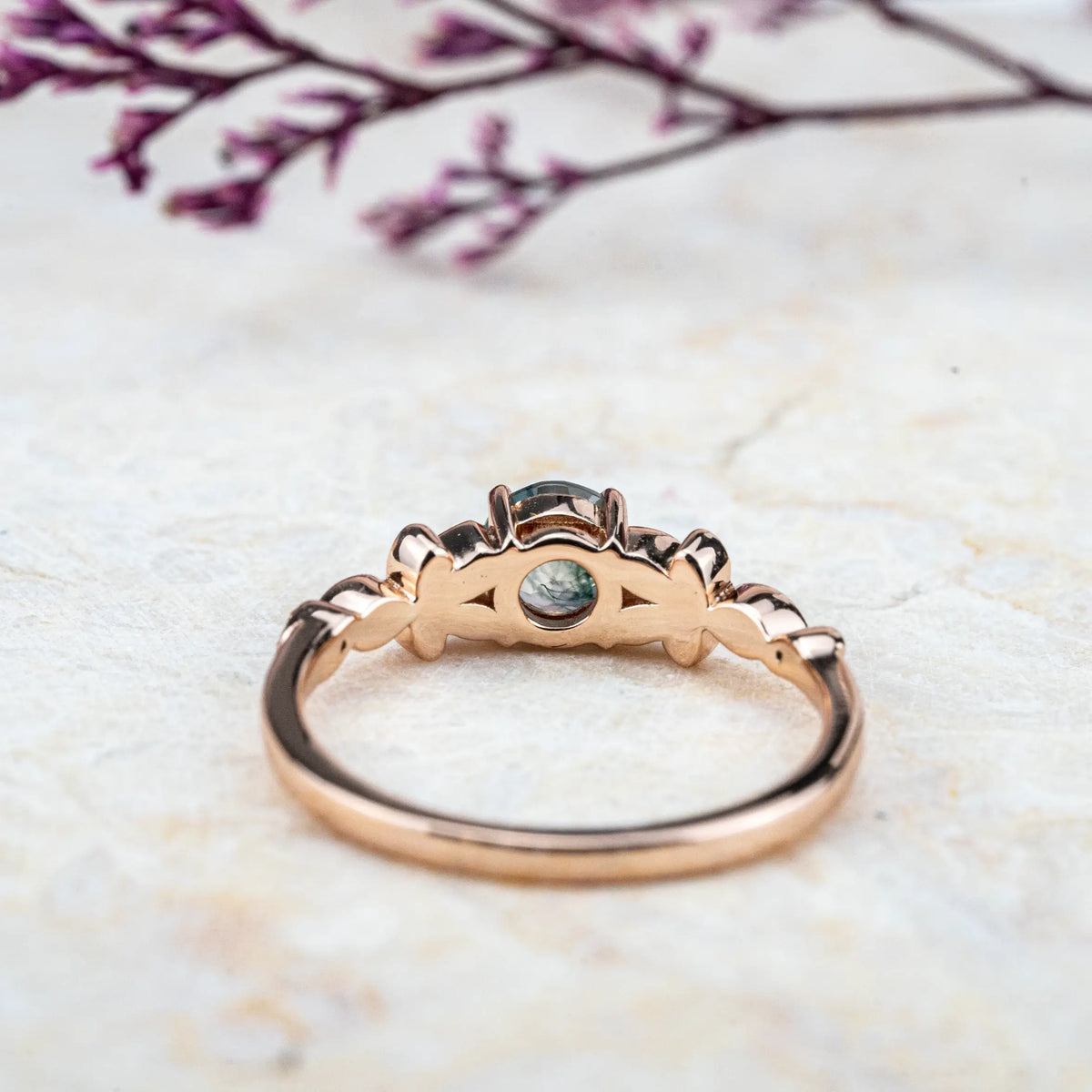 Bague de fiançailles Blossom - Agate mousse taille ronde, bague personnalisée avec fleur
