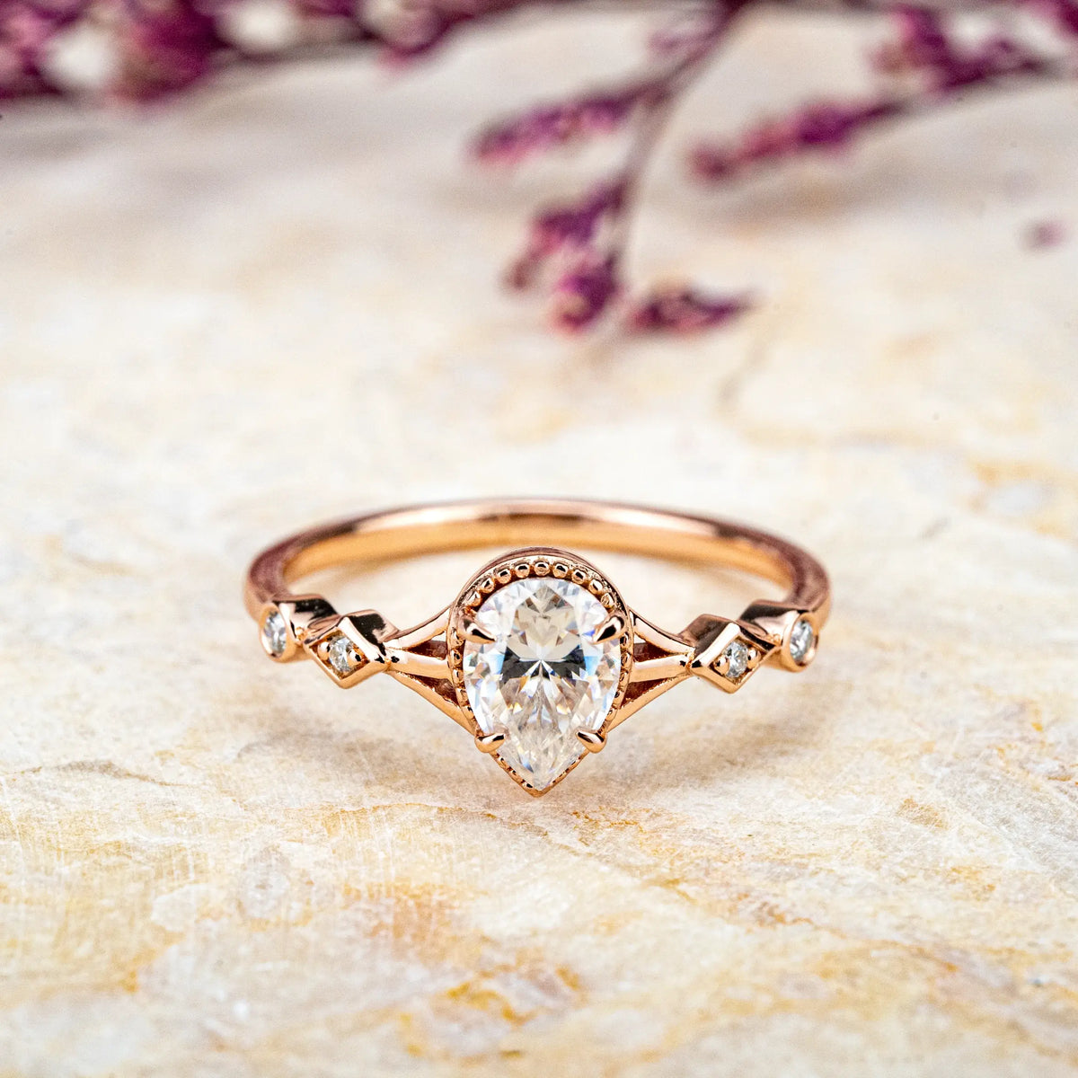 Custom Minimalist Pear-Cut Moissanite Engagement Rings For ladies gift