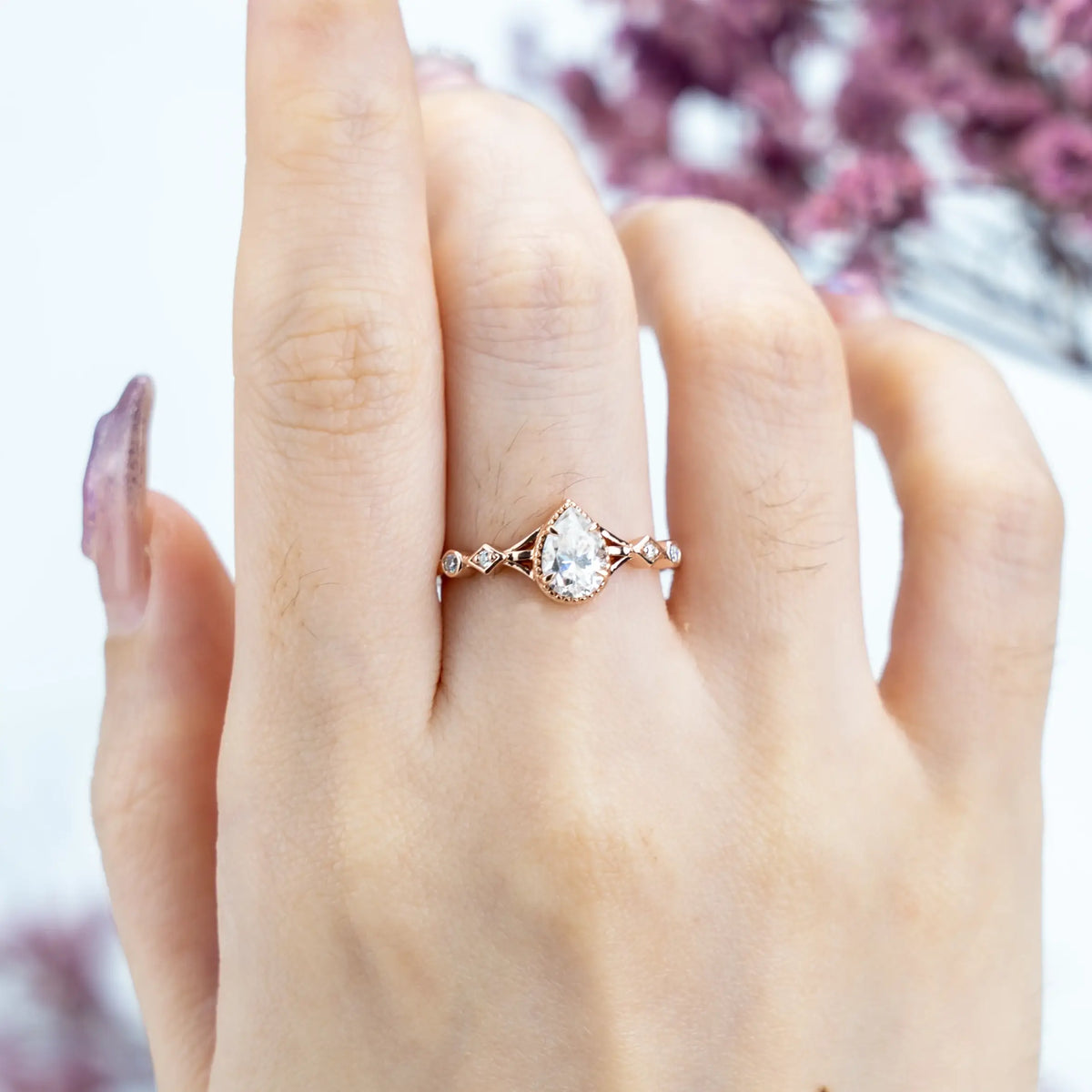 Custom Minimalist Pear-Cut Moissanite Engagement Rings For ladies gift