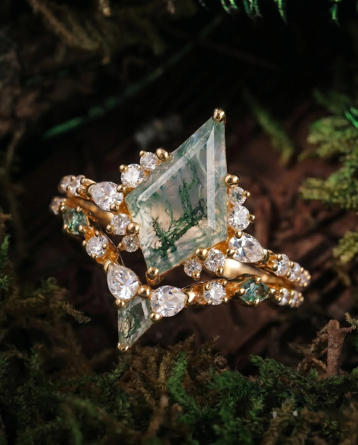 Kite Cut Moss Agate Rings – Unique Geometric Engagement Ring Set