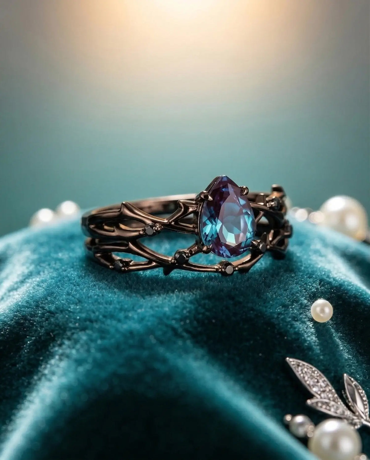 A High-End Luxury Jewelry Piece-18K Black Gold Alexandrite Ring Set