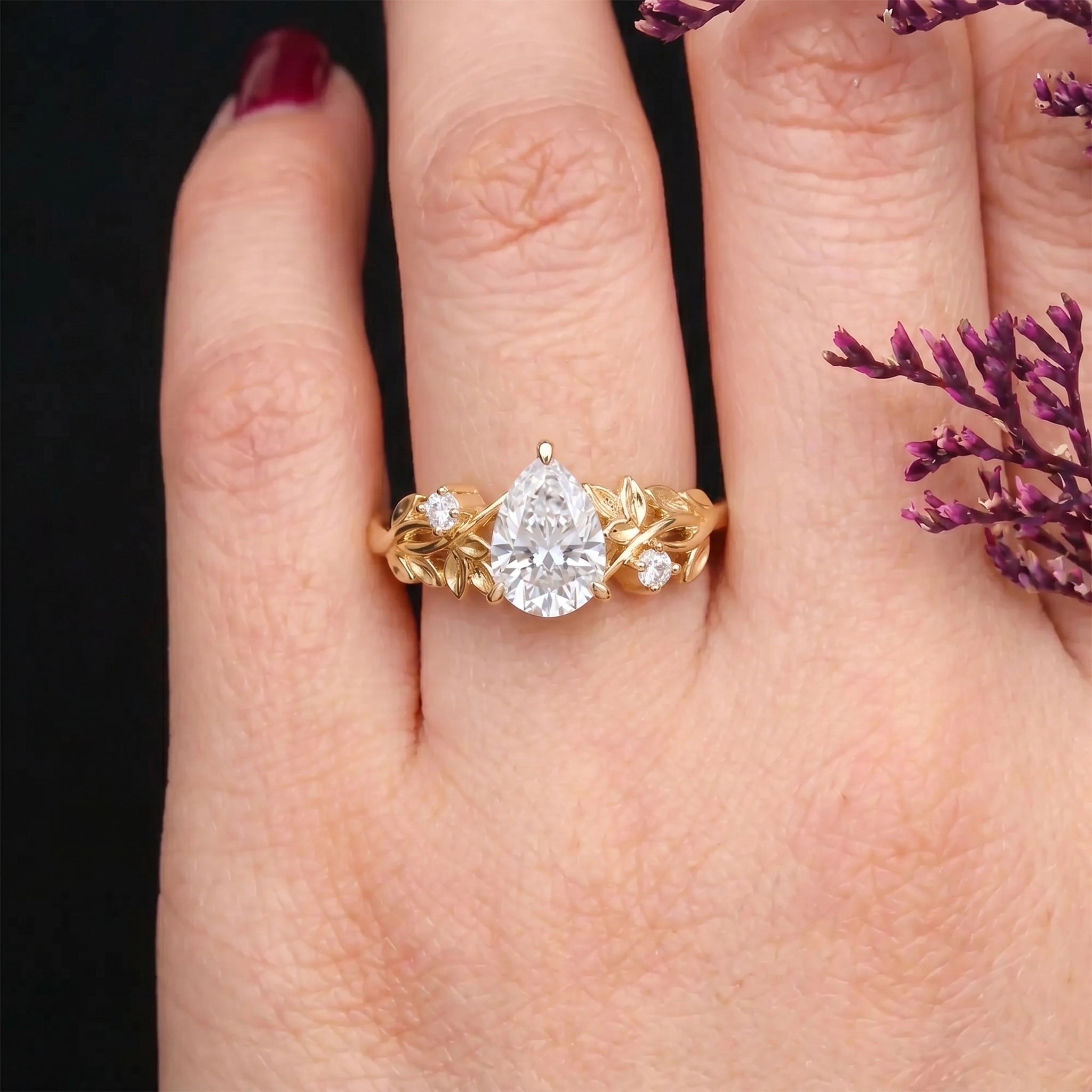 Pear Cut Moissanite Engagement Ring – Nature-Inspired 14K Gold Leaf Rings