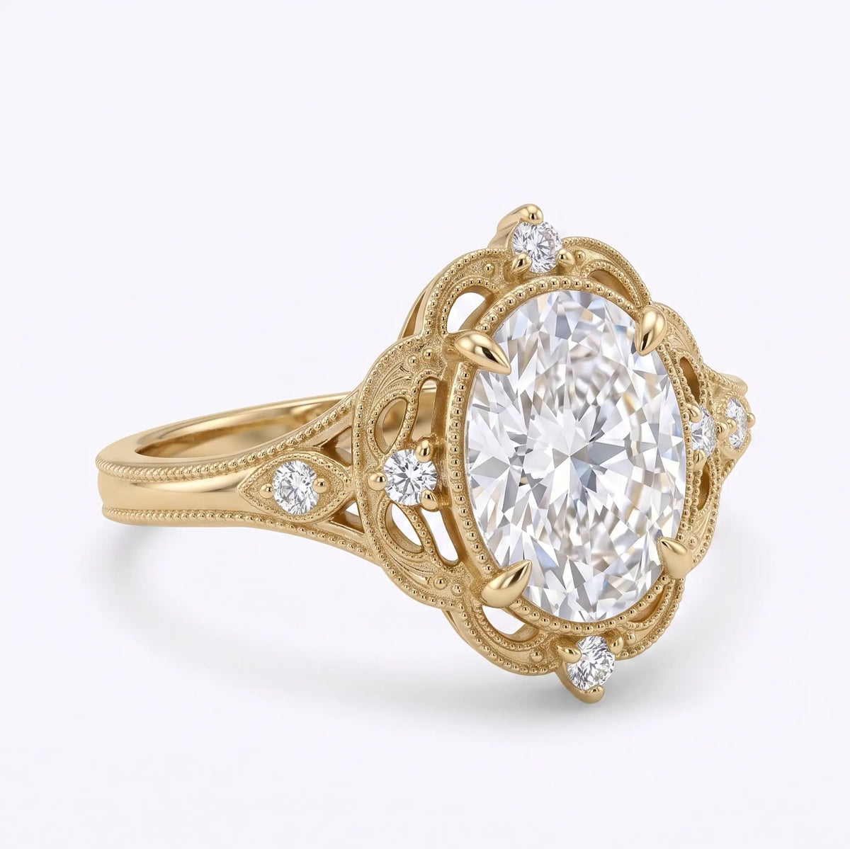Anello di fidanzamento vintage in moissanite, vista laterale con ornamenti simmetrici in stile Edoardiano