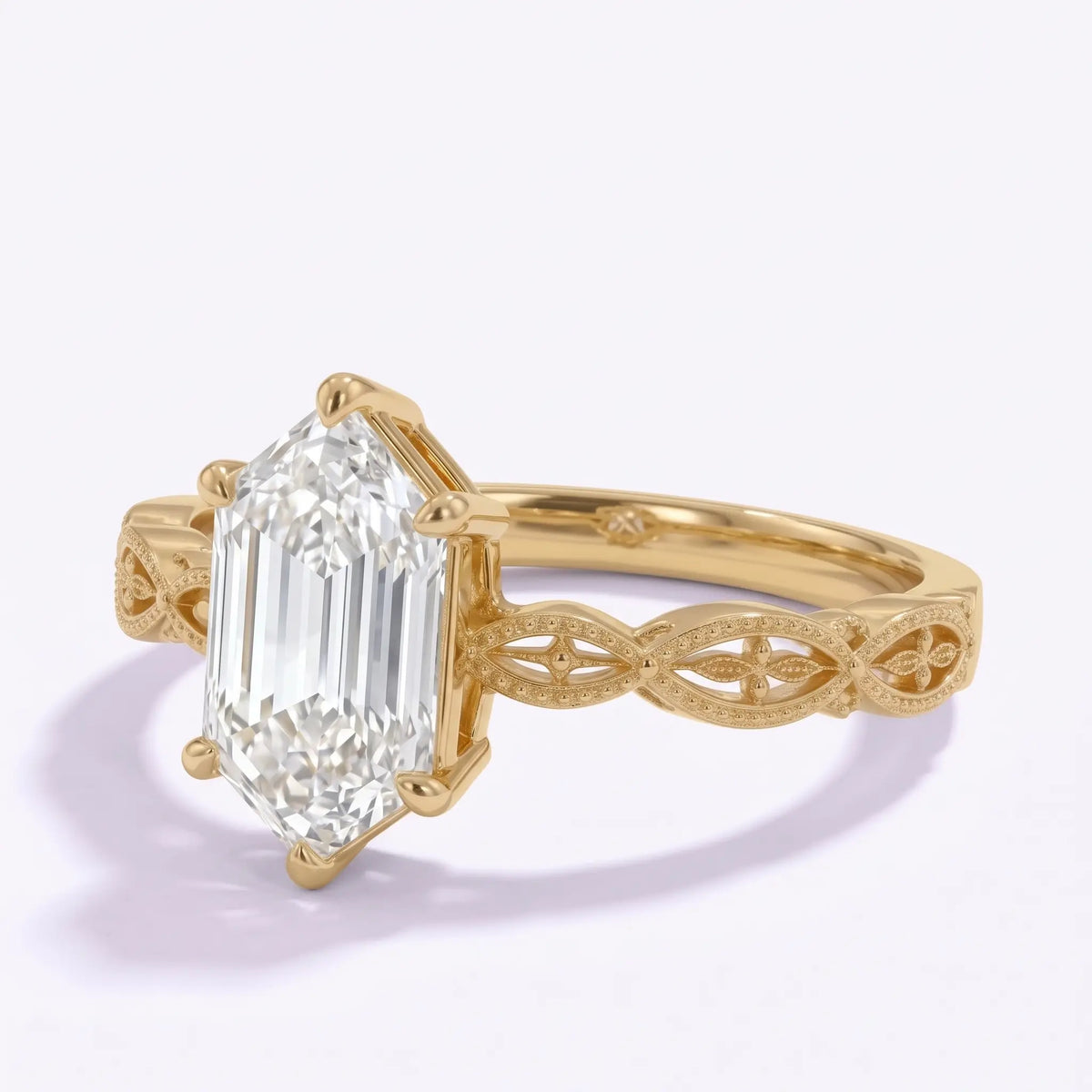 Bague de fiançailles vintage en or ajouré, solitaire en moissanite hexagonale allongée – Orlevienne